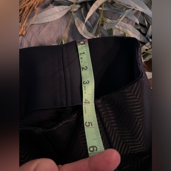 Nygard Luxe Slims black “ leather textured” leggings.  Decorative button Size M - Picture 8 of 9